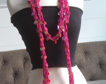 narrow scarf with platelets and fringes, pink