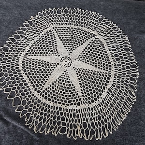 vintage doily ivory 20&quot;