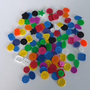 button lot, 114 mixed buttons, bright colors