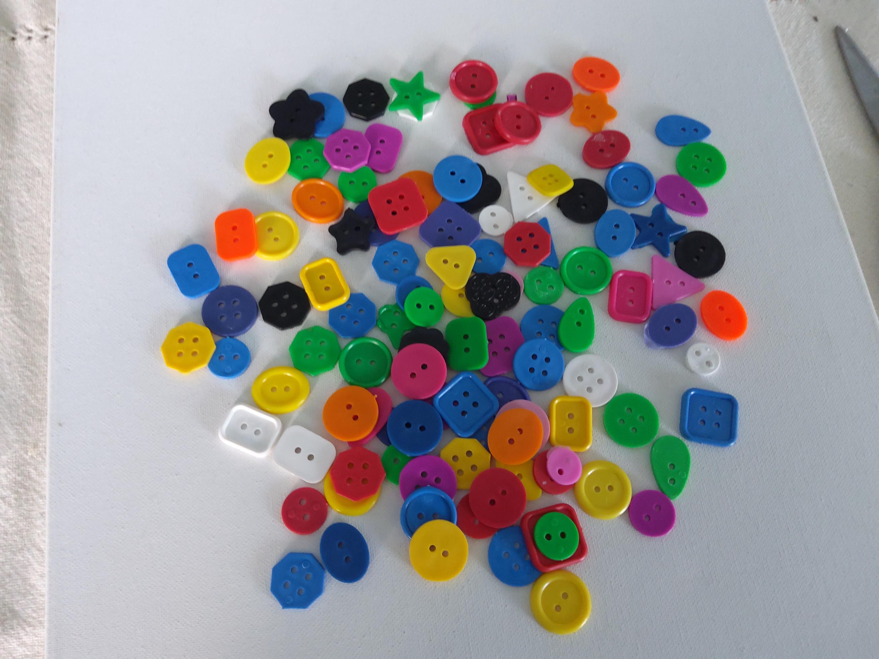 Lote de botones, 114 botones variados, colores brillantes