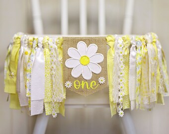 Daisy High Chair Banner burlap and embroider, Yellow Daisy 1st Birthday Banner, Daisy Cake Smash, Daisy Birthday Decor, Daisy Cake Smash