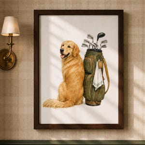 K&ouml;nnte beinhalten: Ein gerahmter Kunstdruck, der einen Golden Retriever zeigt, der neben einer gr&uuml;nen Golftasche voller verschiedener Golfschl&auml;ger aus Metall sitzt. Der Hund hat langes goldenes Fell und ein offenes Maul. Ein wei&szlig;es Handtuch h&auml;ngt an der Tasche.