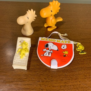 Lot of 4 snoopy and Woodstock toys good to fair depending on toy. Please read our item descriptions.