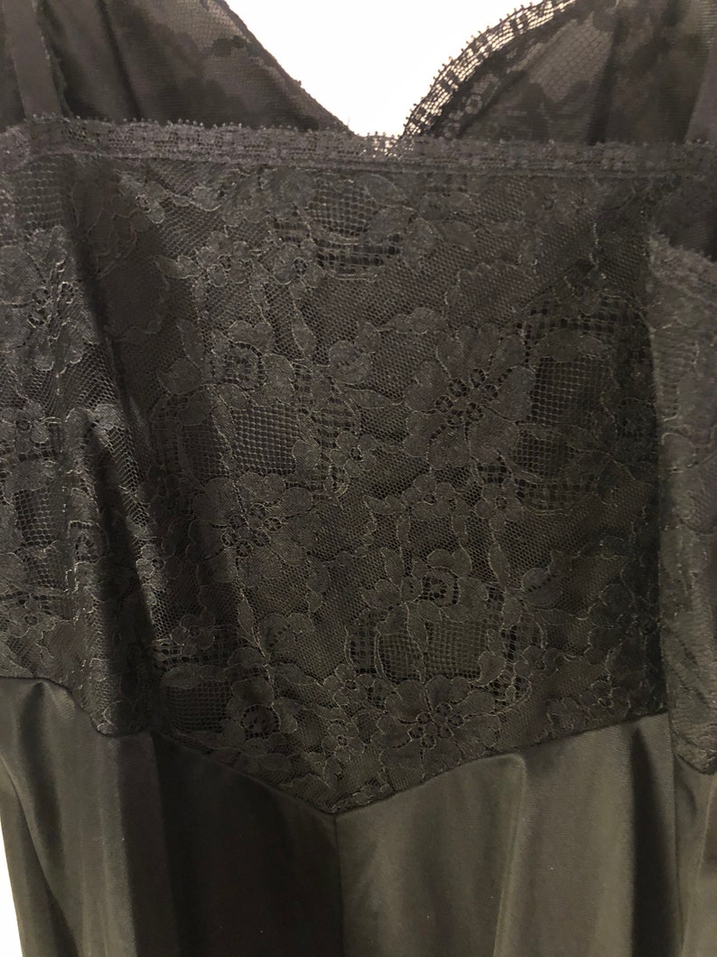 Vintage Vanity Fair black lace slip with lace size 34 small