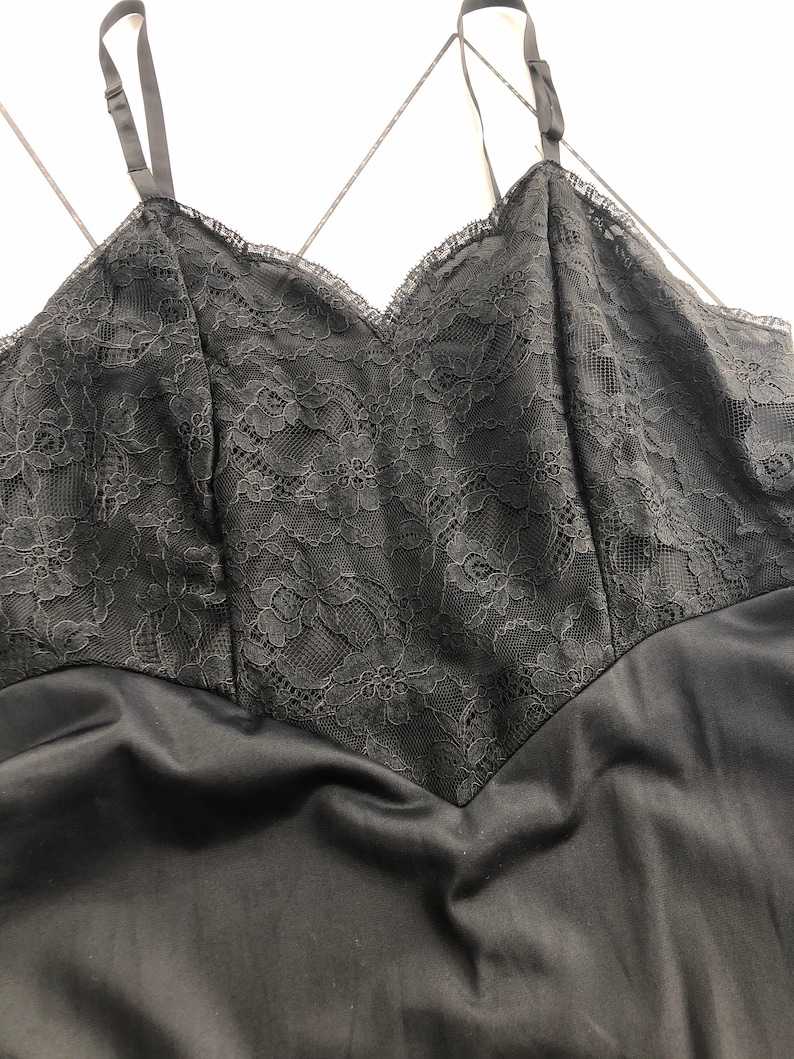 Vintage Vanity Fair black lace slip with lace size 34 small