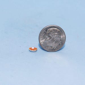 1/4 inch scale dollhouse miniature-Pumpkin Pie