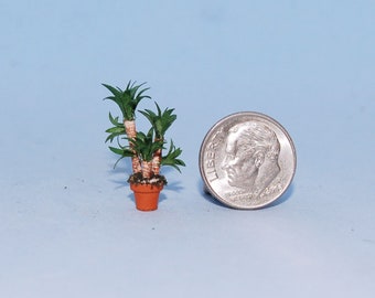 1:48 scale * 1/4 inch scale dollhouse miniature-yucca plant