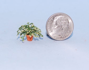 1:48 scale * 1/4 inch scale dollhouse miniature-English Ivy plant