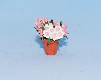 1:24 scale * 1/2 inch scale dollhouse miniature-Pink and White bulb garden