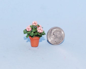 1:24 scale * 1/2 inch scale dollhouse miniature-Geranium in a terra cotta pot