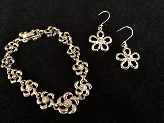 Silver Faux Diamond Flower Bracelet and Earrings … - image 2