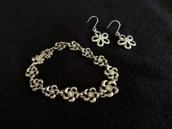 Silver Faux Diamond Flower Bracelet and Earrings … - image 4