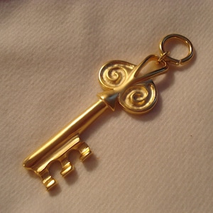 GIANT Vintage 4&quot; Skeleton Key Victorian Pendant - Never Worn, Only Stored! - Top Quality Brush Gold #30