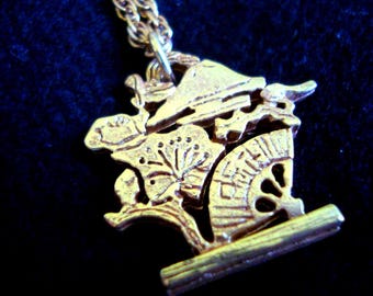 ASIAN DRAGON Fan Trees Scene Never Worn Vintage Necklace Pendant Gold Unique Detailed #132