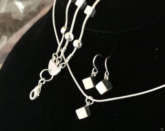 シルバーブロック 3連ブレスレット + イヤリング + ネックレスセット スネークチェーン 未使用 かわいい! #568