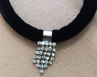 Fluwelen choker strass kristal waterval NOOIT GEDRAGEN Victoriaanse gotische cosplay VINTAGE ketting #86