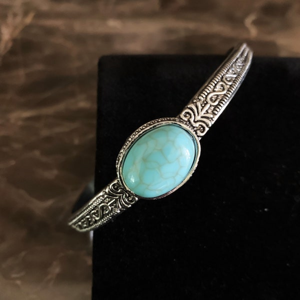 Turquoise Cuff Bracelet NEVER WORN Silver One Size Vintage SALE #524