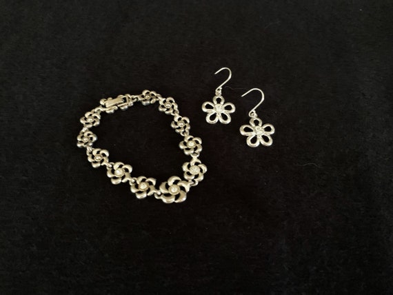 Silver Faux Diamond Flower Bracelet and Earrings … - image 3