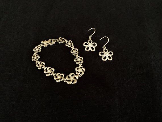 Silver Faux Diamond Flower Bracelet and Earrings … - image 5