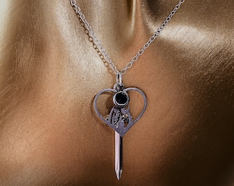 Dolkketting • Hartketting • Vuurhart • Zwaardbedel • Leesgrage • Readers • TOG • Edgy sieraden • SJM