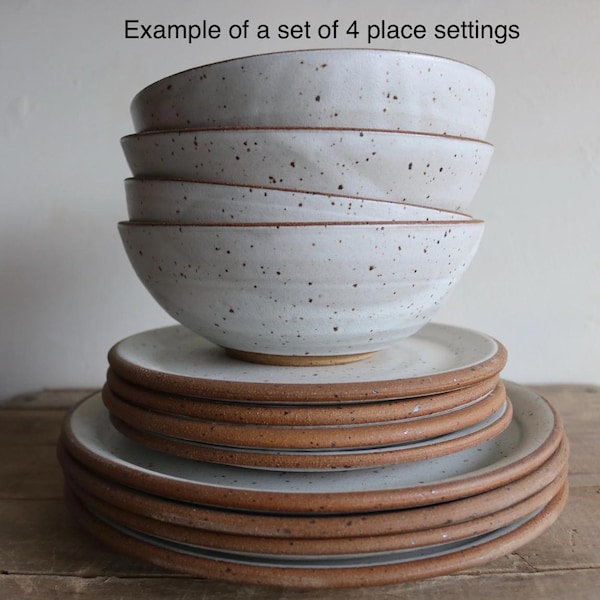 Juego de vajilla de cerámica hecha a mano: plato llano, plato de ensalada y tazón de cereales de KJ Pottery