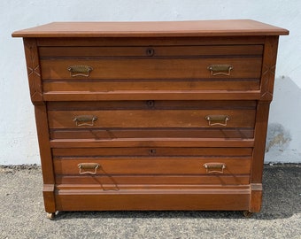 Dressers Nightstands