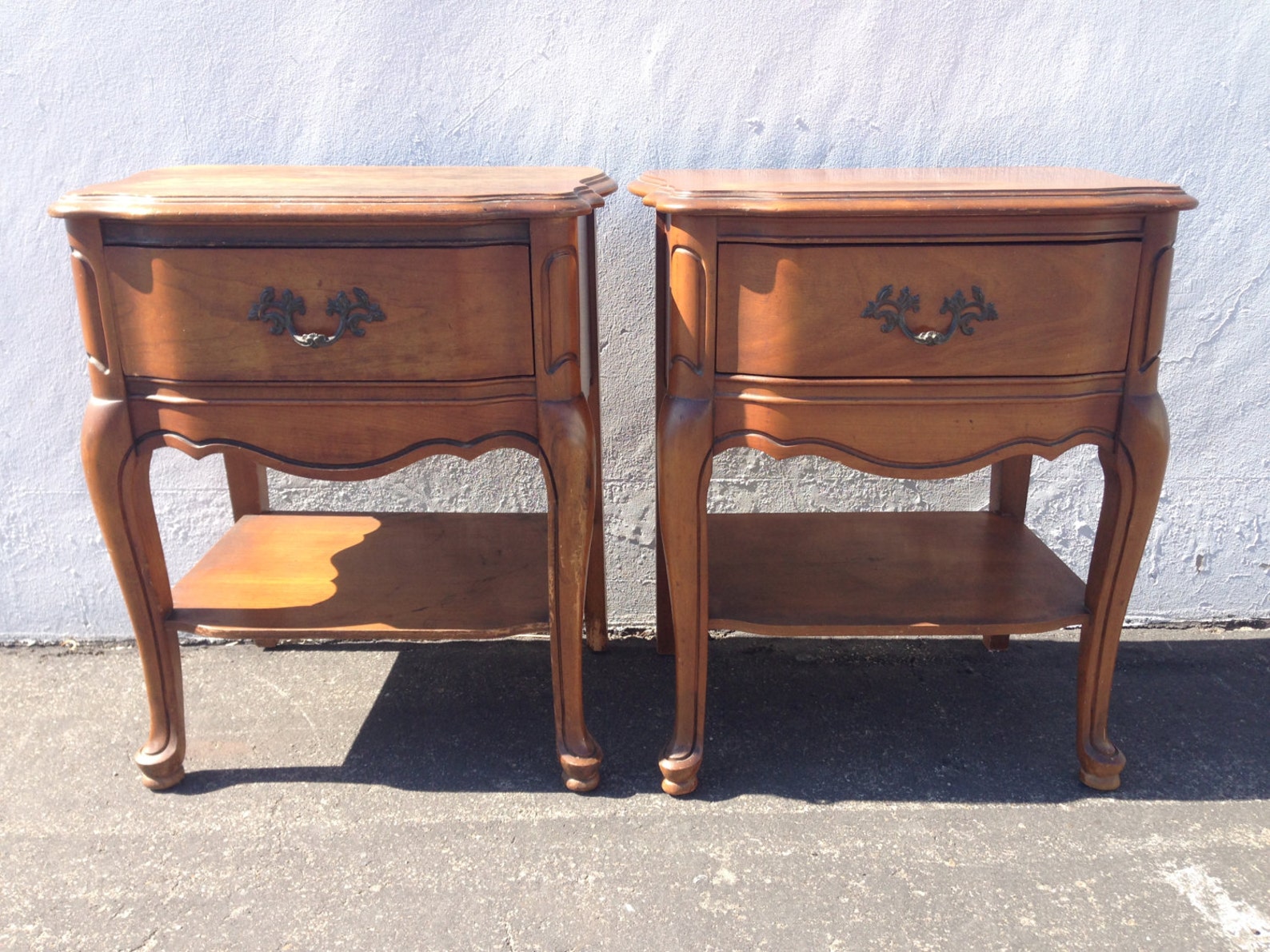 2 Vintage French Provincial Nightstands Bassett Shabby Chic Etsy