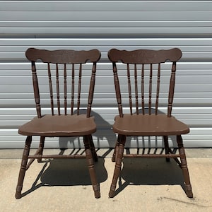 Pair of Antique Chairs Spindle Back Traditional American Empire Victorian Colonial Country French Provincial Shabby Chic Vintage Seating