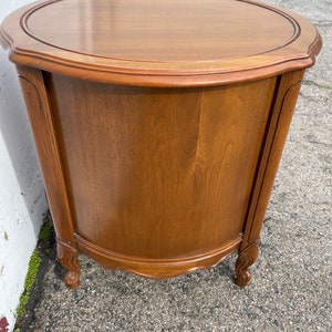 Antique Side Table French Provincial Round Wood Bedside Accent Vintage ...