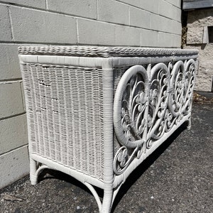 Antique Vintage Wicker Fiddlehead Storage Trunk Coffee Table Blanket Chest Boho Chic Bohemian Woven Decor Storage Bench Decoration Weave image 5