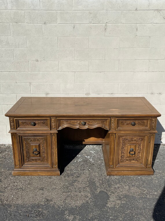 Glam desk shop