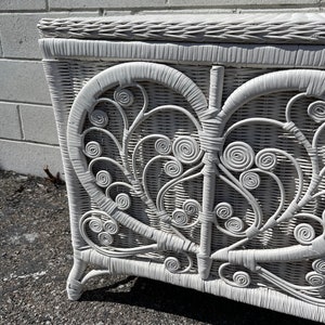 Antique Vintage Wicker Fiddlehead Storage Trunk Coffee Table Blanket Chest Boho Chic Bohemian Woven Decor Storage Bench Decoration Weave image 7