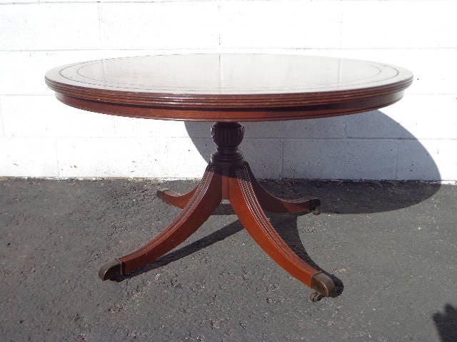 Duncan phyfe 2024 oval coffee table
