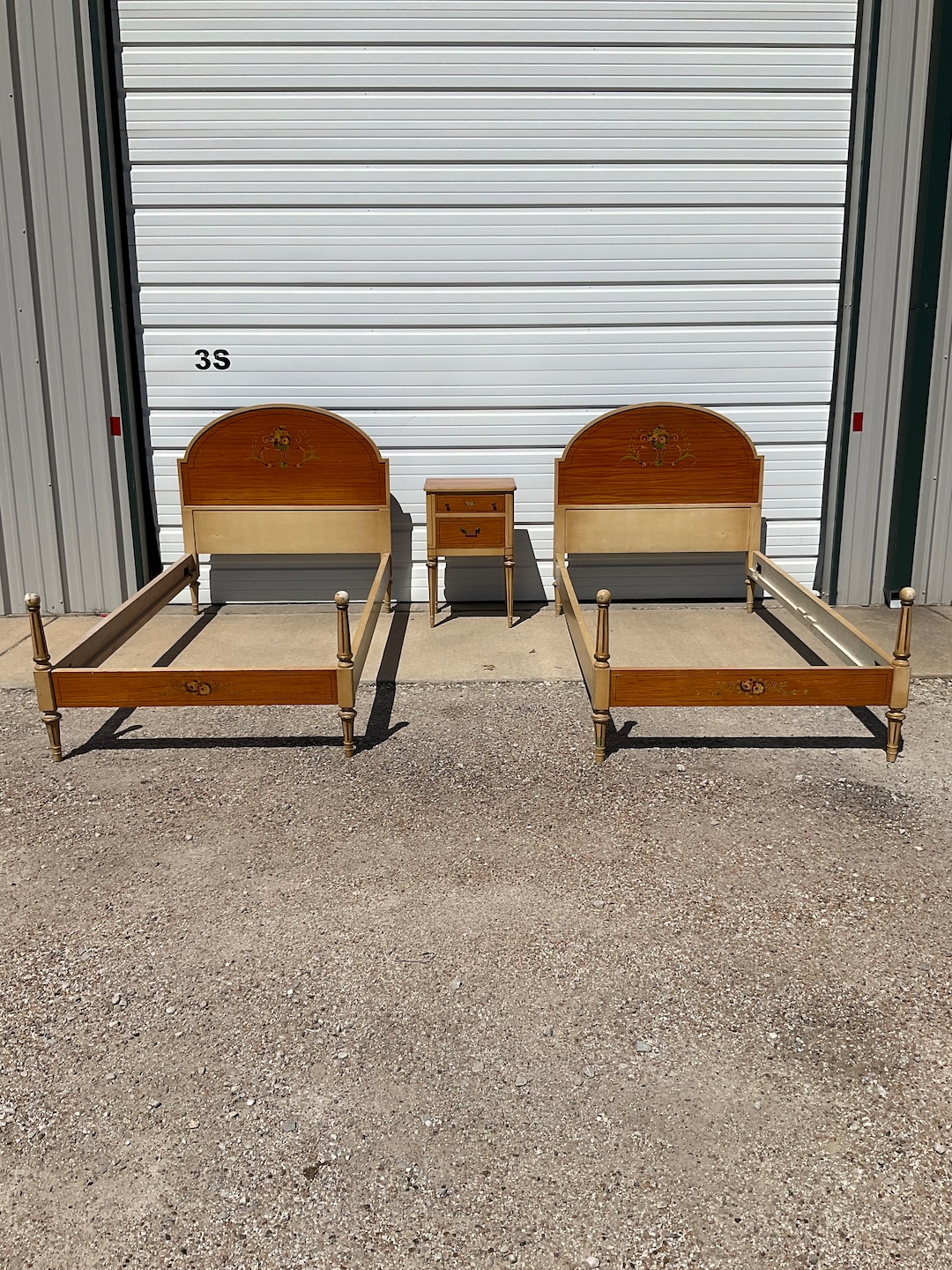 2 Antique Twin Beds Vintage Country French Provincial Single Bedroom