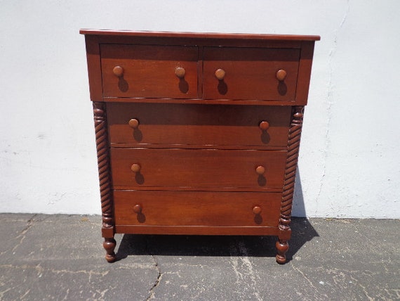 Antique Dresser Chest Of Drawers, How Much Is An Antique Oak Dresser Worth