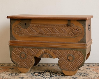 Antique Hand Carved Indian Trunk 19th C Rajasthani Chest Painted Teak Dowry Trunk Bohemian Entryway Storage Vintage Blanket Cabinet Storage
