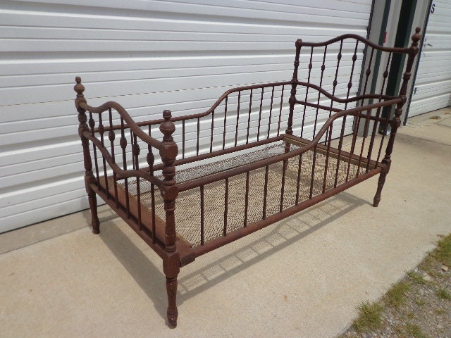 Antique Wood Baby Crib Shabby Chic Daybed Day Bed Settee Loveseat