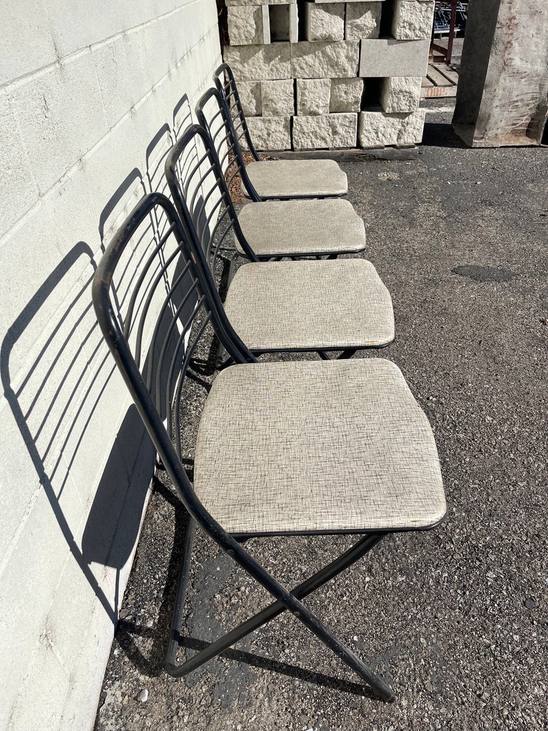 Set of 4 Folding Chairs Metal Vintage Antique Waiting Room Theater Stadium Seats Row Rustic Farmhouse Primitive Seating Chair Bench Country image 3