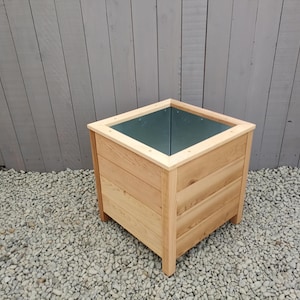 24&quot; x 24&quot; x 24&quot; Cedar Planter with Galvanized Liner, Western Red Cedar Planter with Heavy Duty Galvanized Liner for Longevity