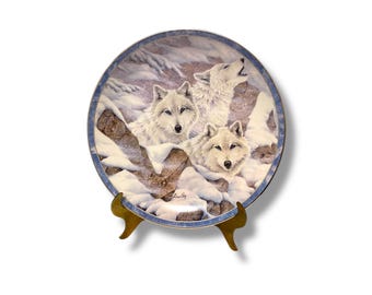 VINTAGE: Watchful Warrior Secrets of the wild Collectors Plate by Diana Casey First Issue 8" 8 inch Plate White Arctic Wolves Bradford