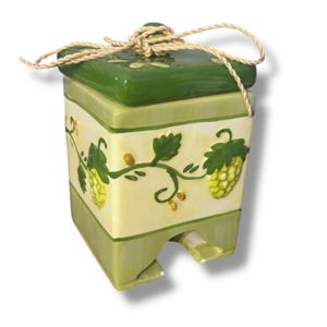 VINTAGE: Green and Beige Teabag Holder with Grapes and Leaves