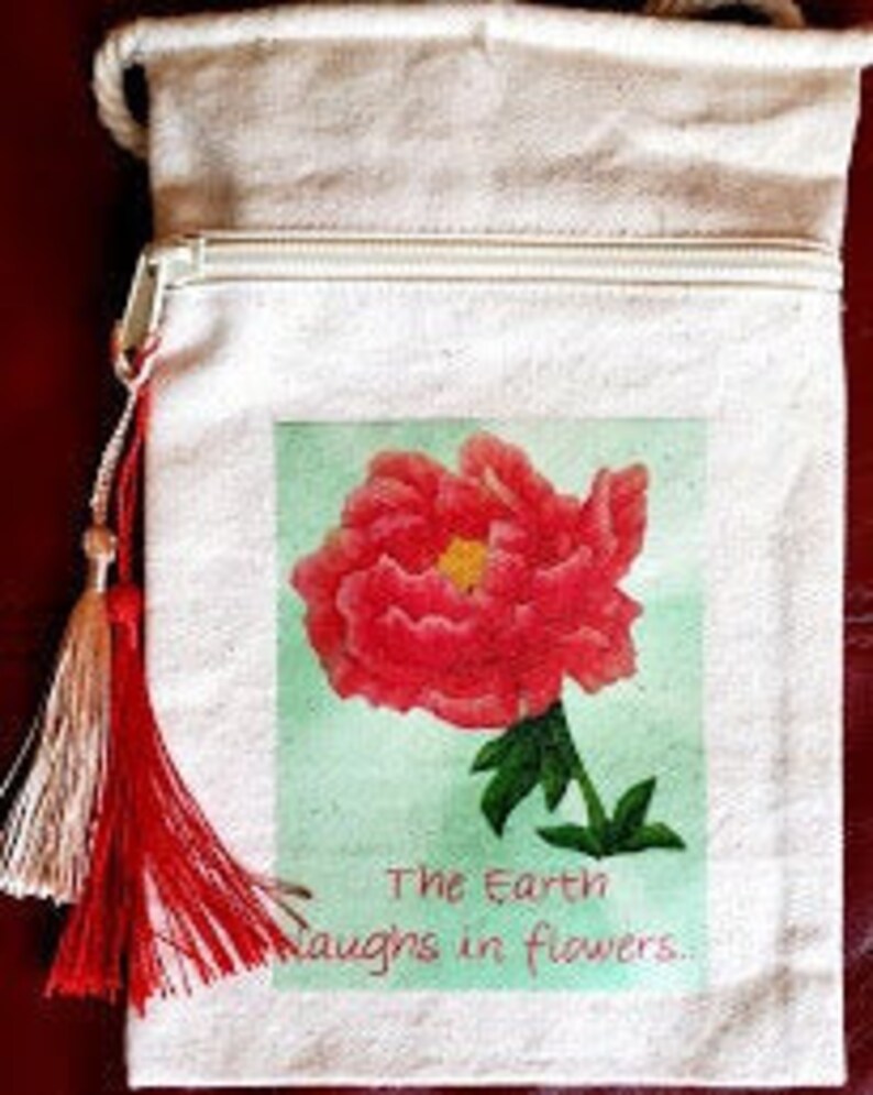 Cross Body Bag w Flower Design