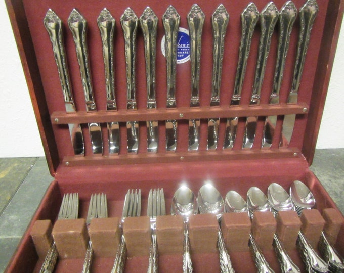 Vintage NAKEN'S Tarnish Proof SILVERWARE CHEST With 77 Piece