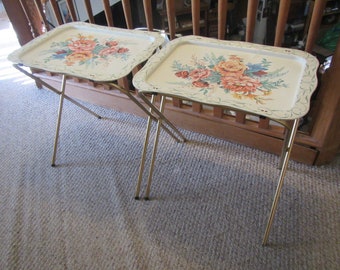 2 Metal TV Trays with Flower design, Metal Trays, TV Tables, folding tables,  1970s tv trays **Free Shipping ** 2-tvflower