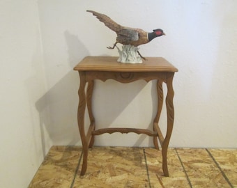 vintage  Table , side table , entry table, end table,  lamp table, wood table , parlor table , 4 legged table