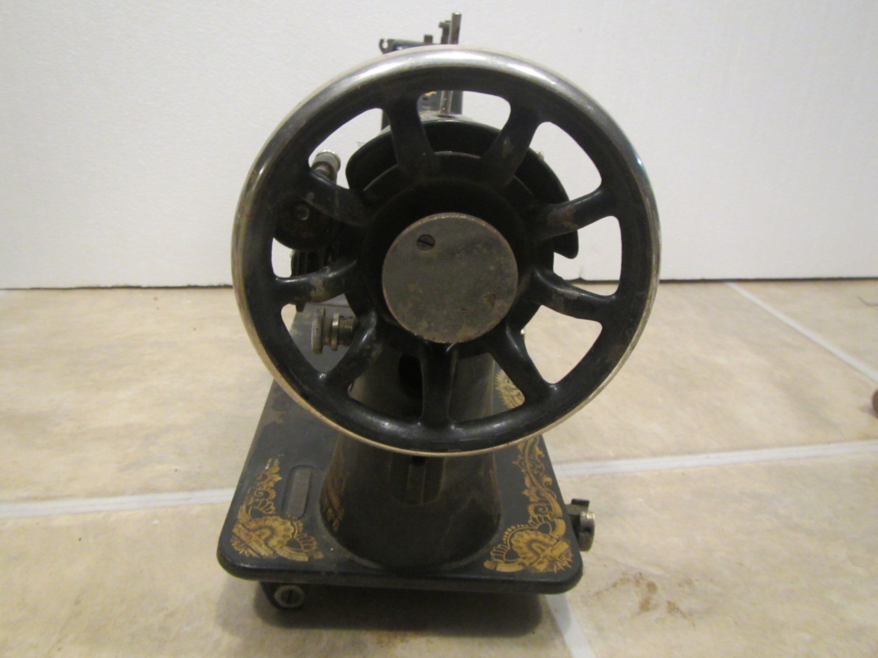 Antique 1915 SINGER SEWING MACHINE Sn. G4339798 Manufactured
