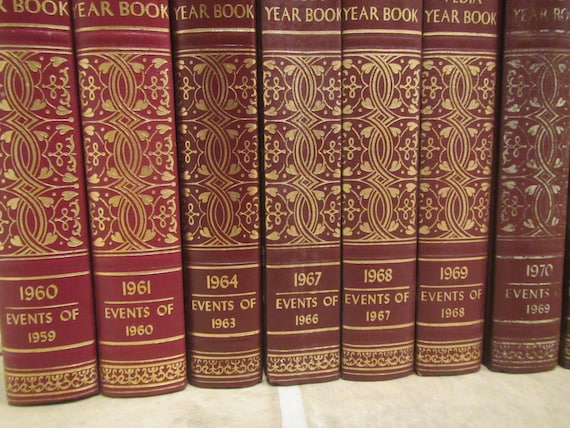ENCYCLOPEDIA YEAR BOOK. 1969〜1992（欠番あり） il_1080xN.2430811220_sp4d.jpg