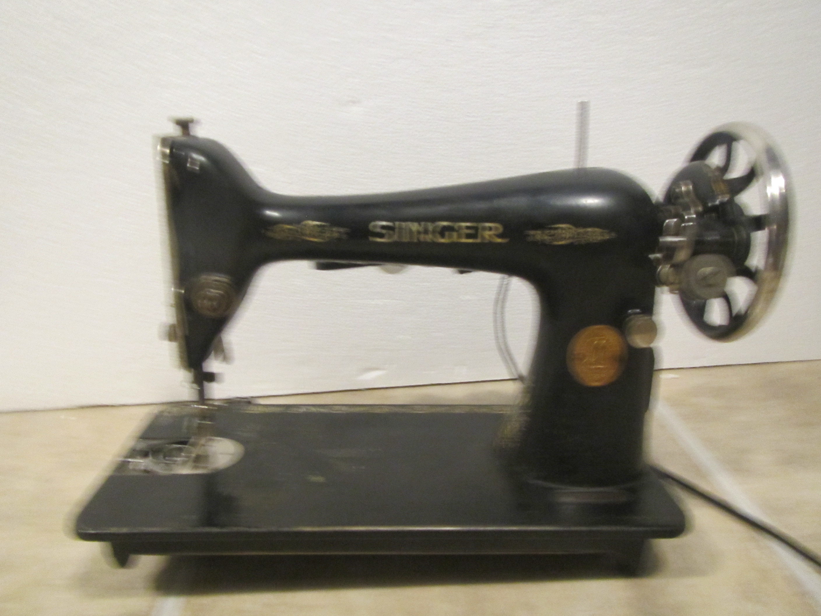 Antique 1926 Singer Sewing Machine & Table with Foot Pedal