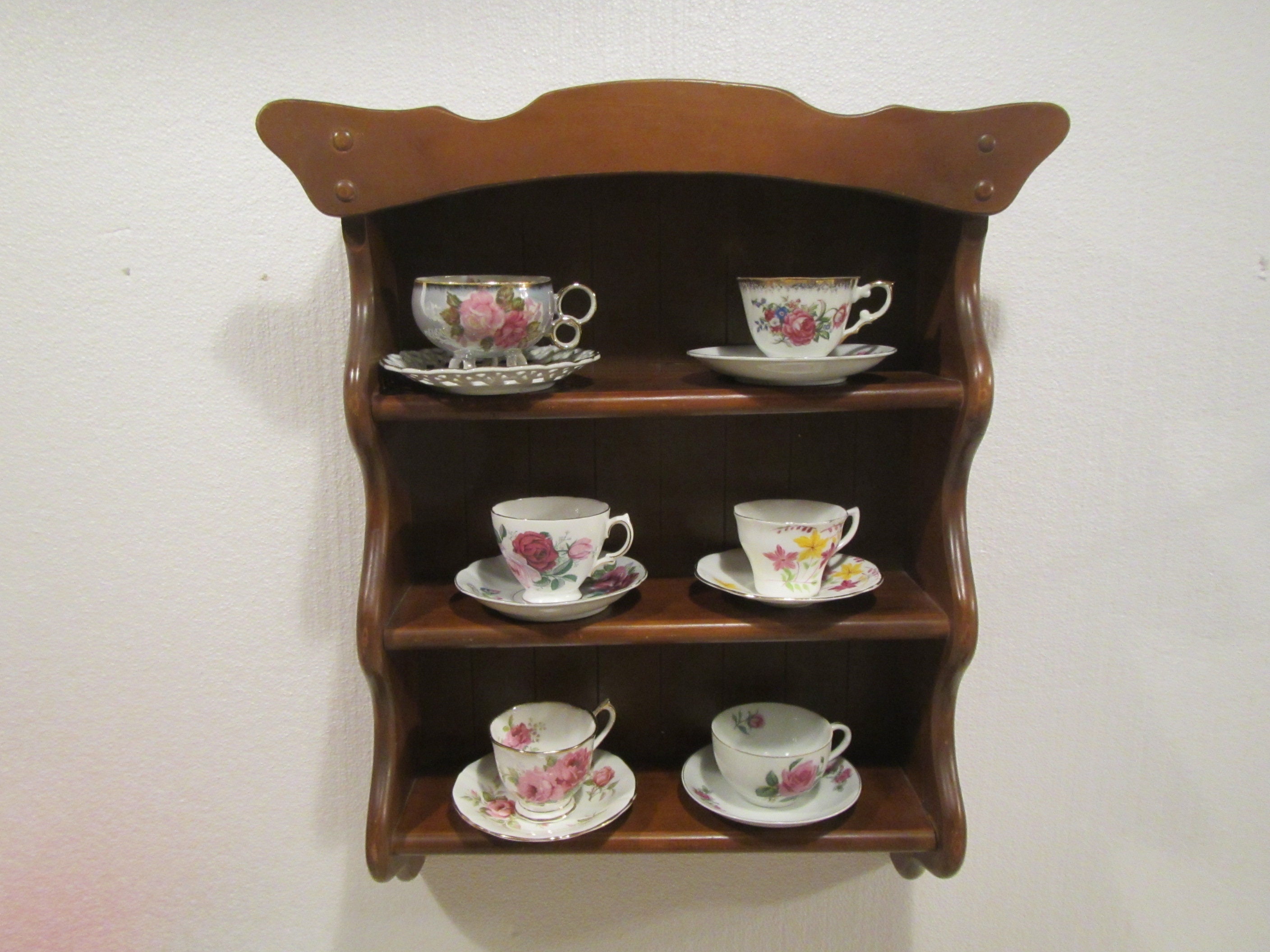 Wooden Teacup Shelf, Twelve Cups, Connoisseur Edition, Wooden
