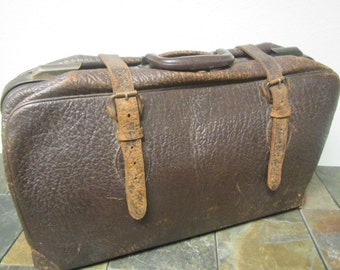 Vintage   Leather Suit Case , Traveling bag , leather luggage , Antique  Luggage,